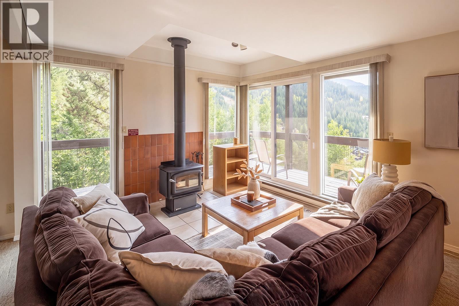59 2400 Cavendish Way Property Photo 3
