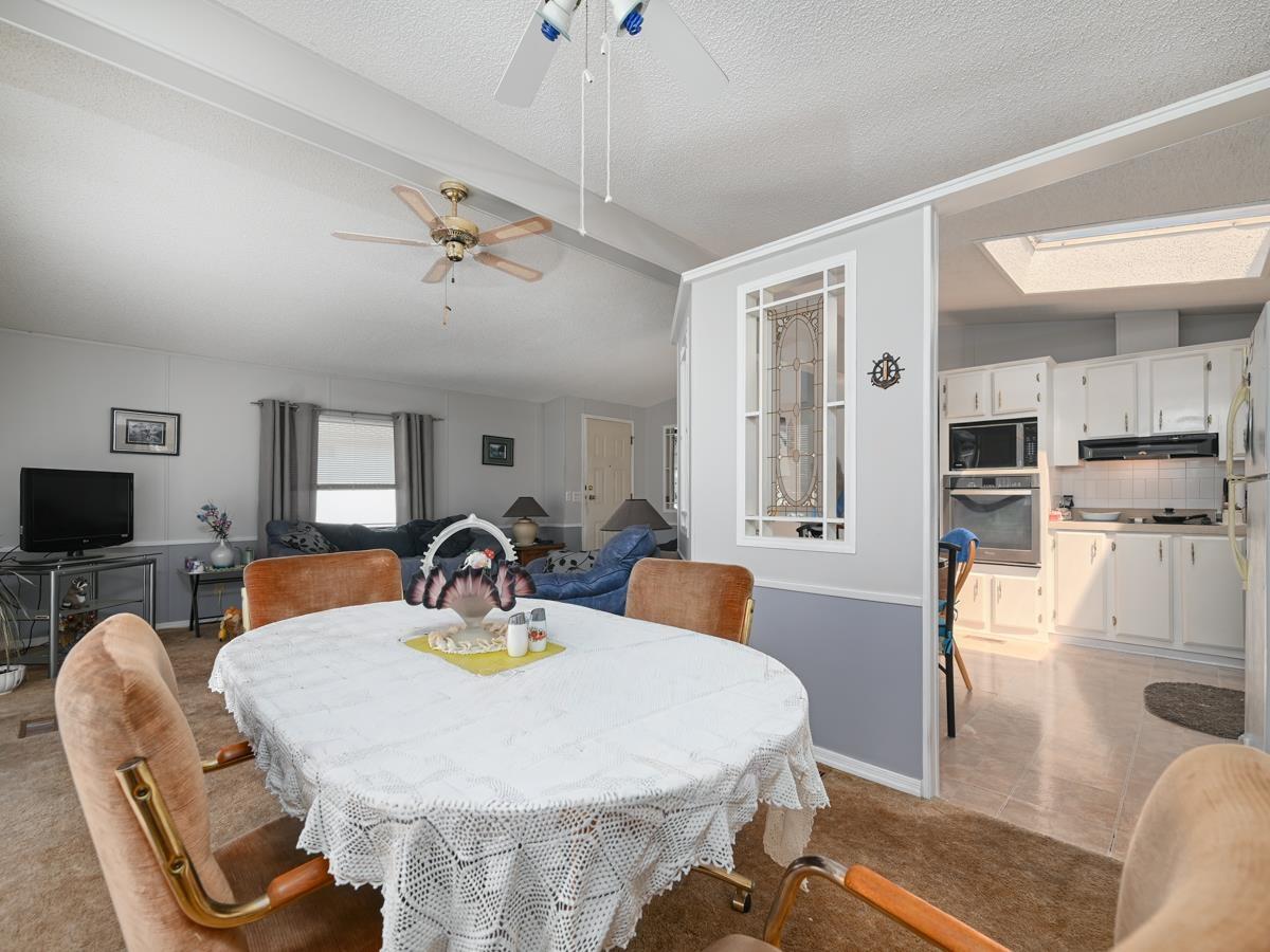 9 8670 156 Street Property Photo 8