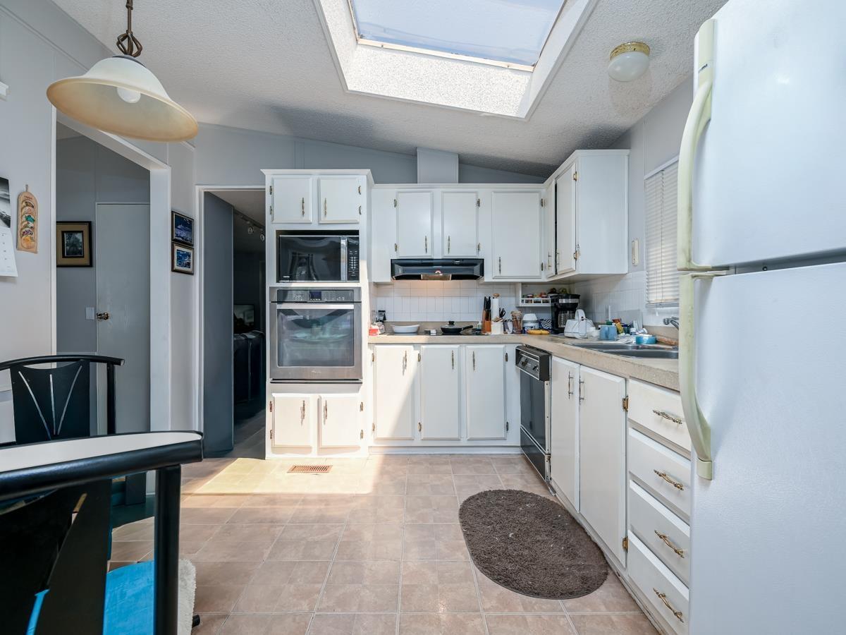 9 8670 156 Street Property Photo 10