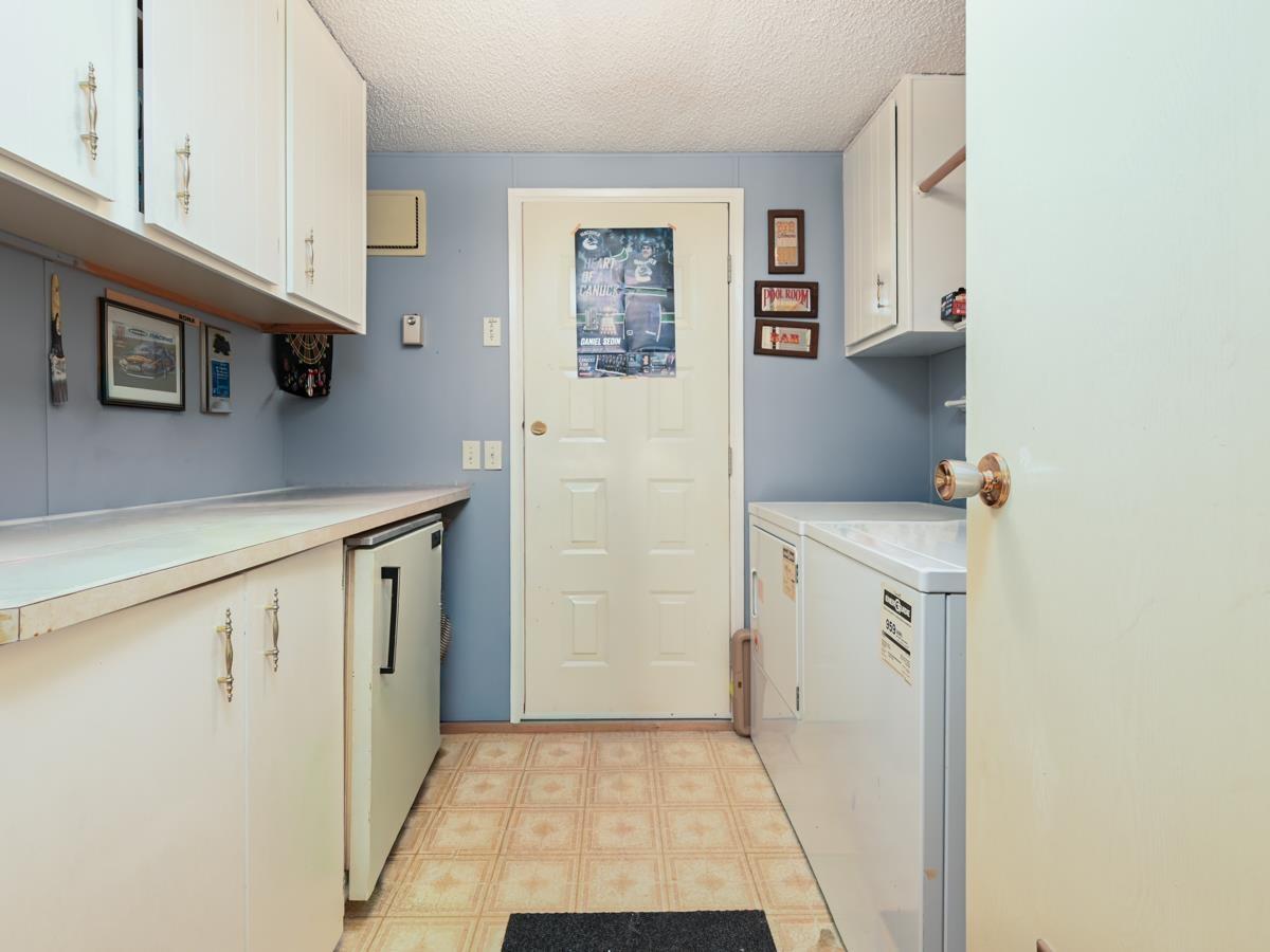 9 8670 156 Street Property Photo 20