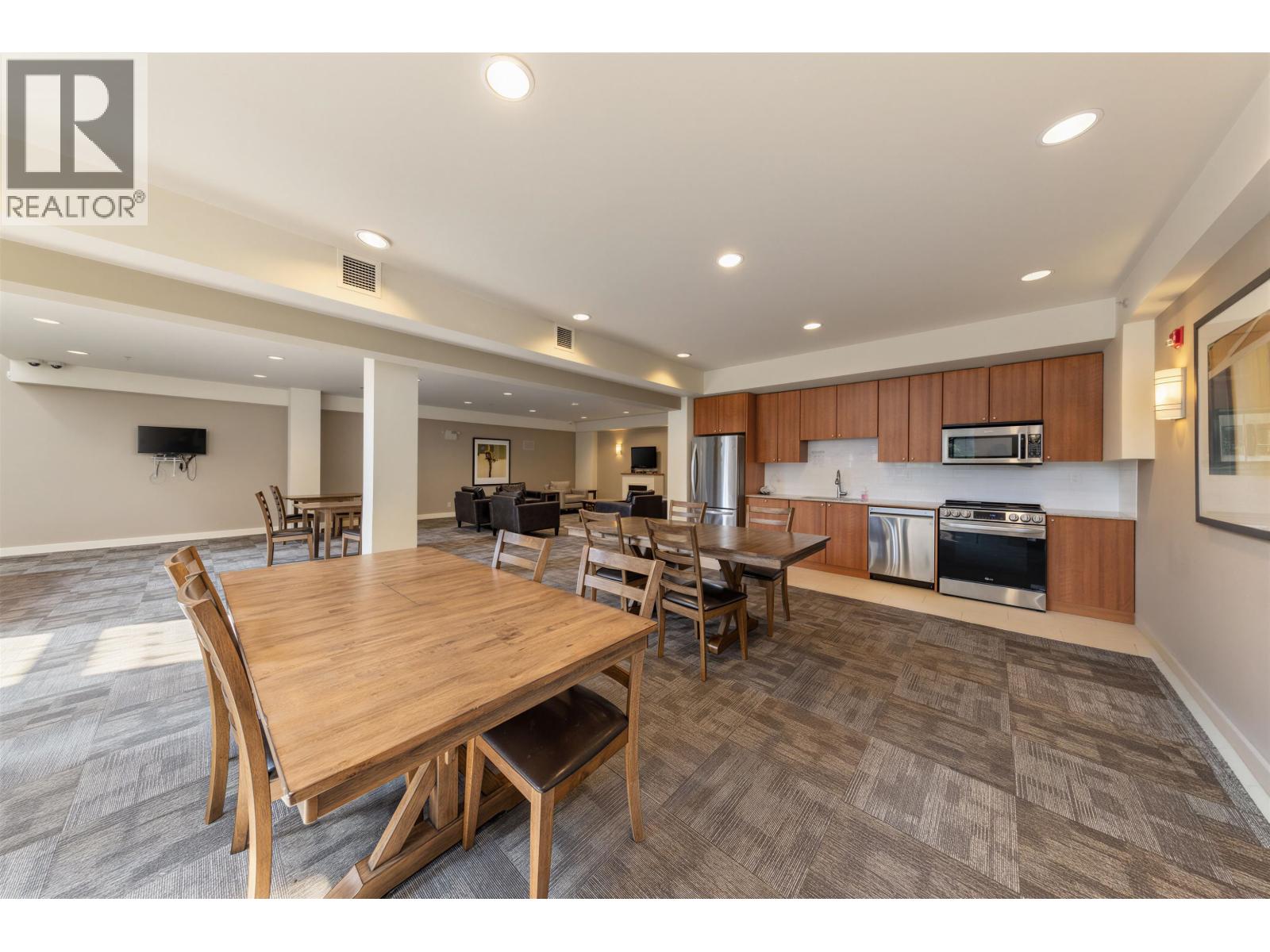 401 265 Ross Drive Property Photo 29