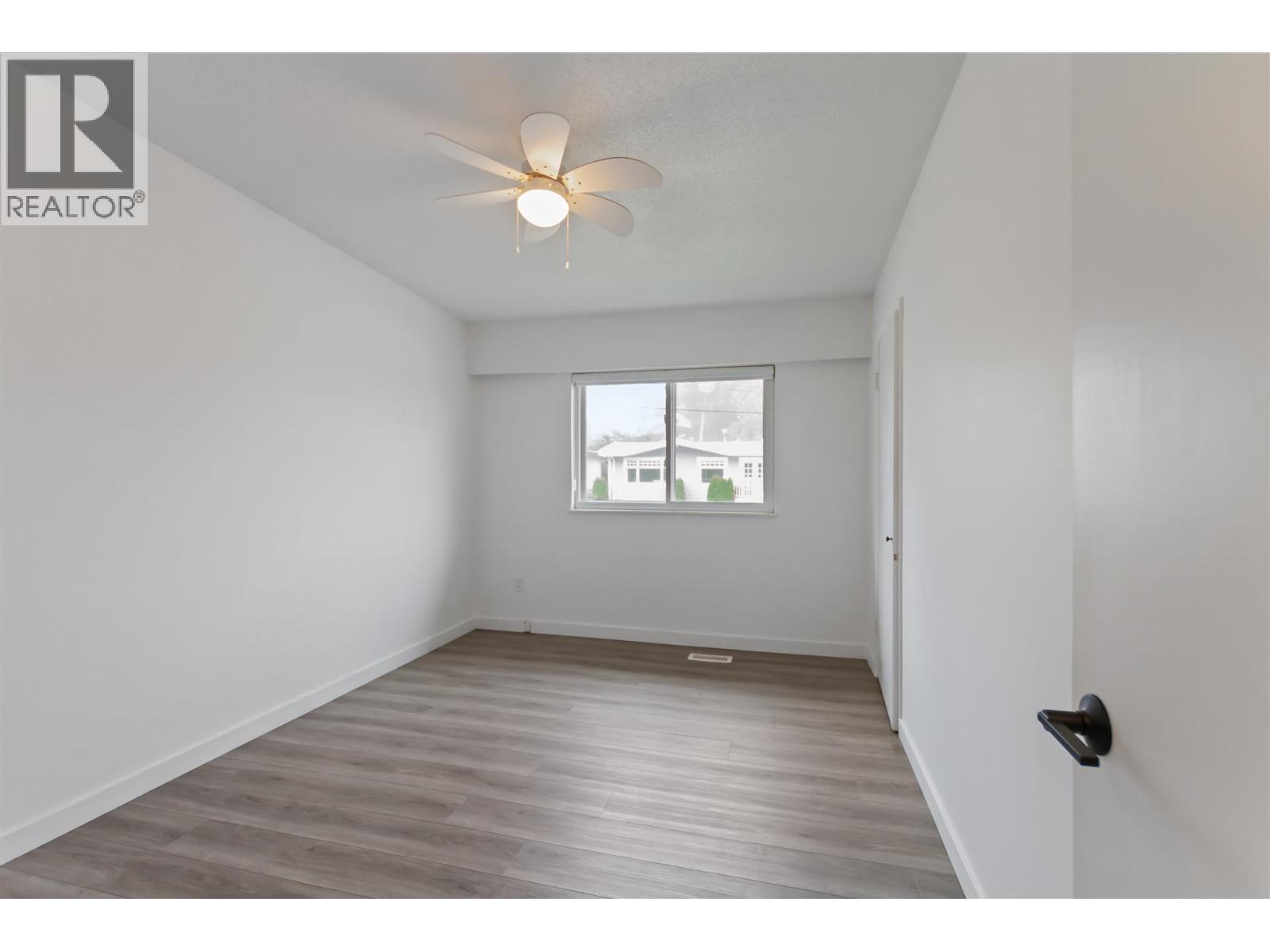 3652 3654 St. Thomas Street Property Photo 6