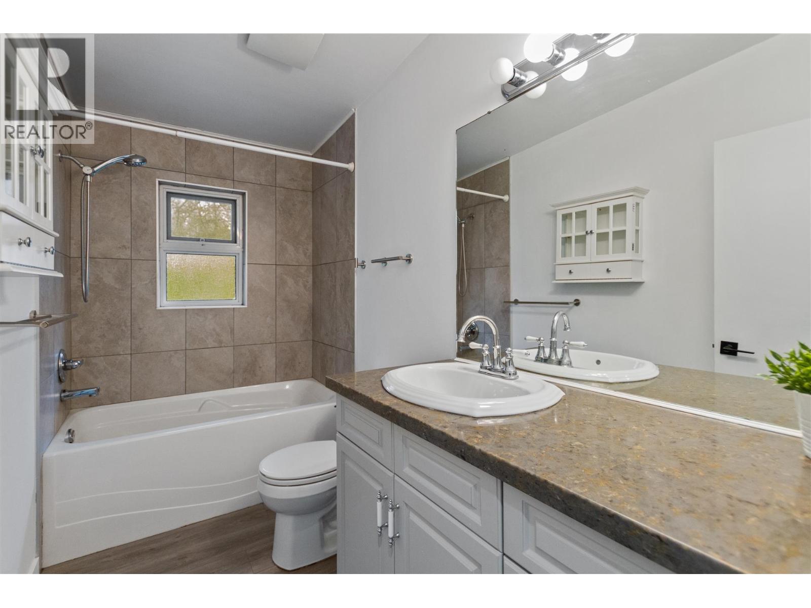 3652 3654 St. Thomas Street Property Photo 7