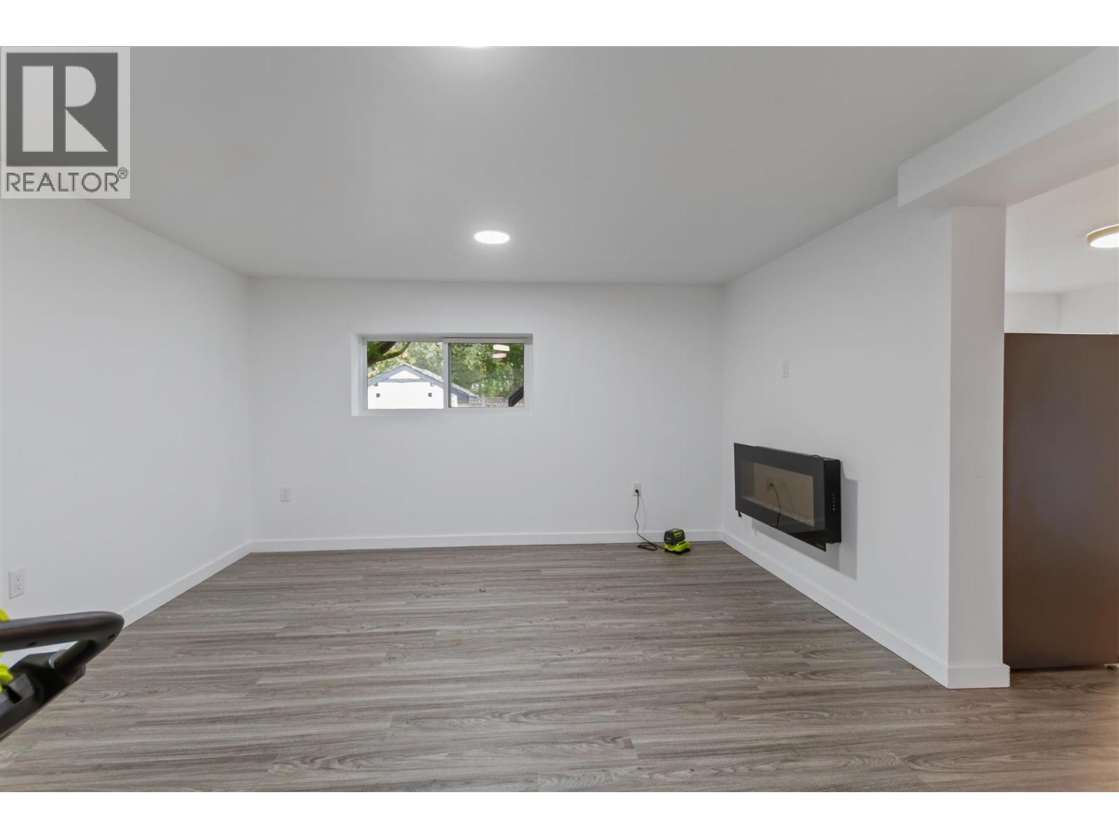 3652 3654 St. Thomas Street Property Photo 11