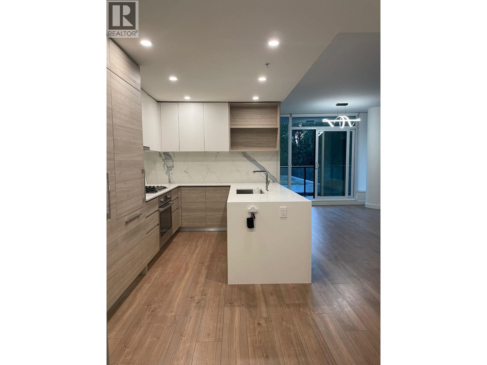 408 595 Austin Avenue Property Photo 1