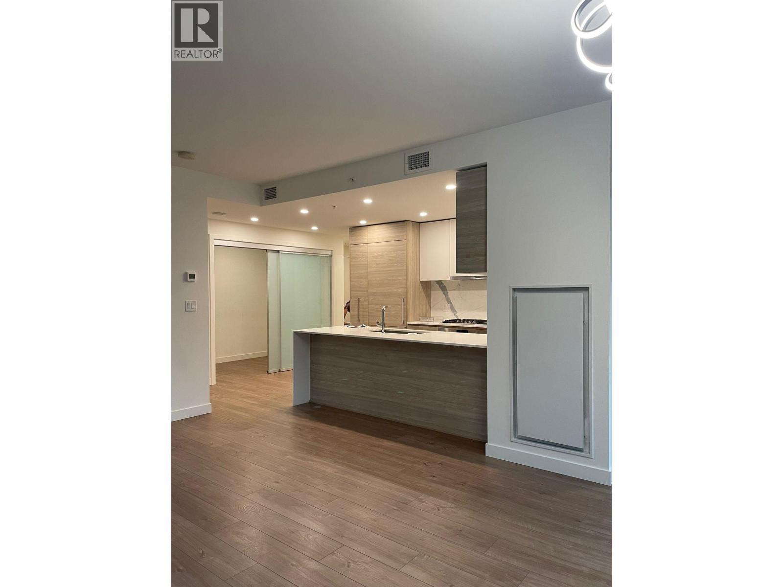 408 595 Austin Avenue Property Photo 6
