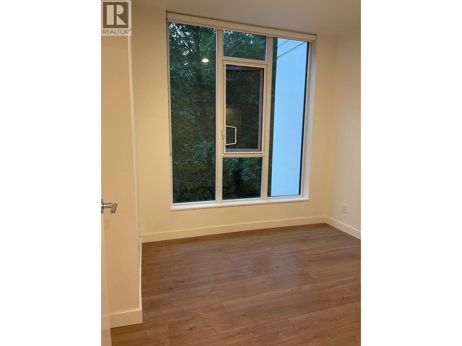 408 595 Austin Avenue Property Photo 7