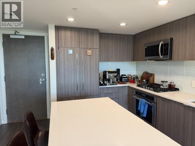 1505 3096 Windsor Gate Property Photo 7