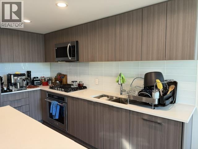 1505 3096 Windsor Gate Property Photo 13