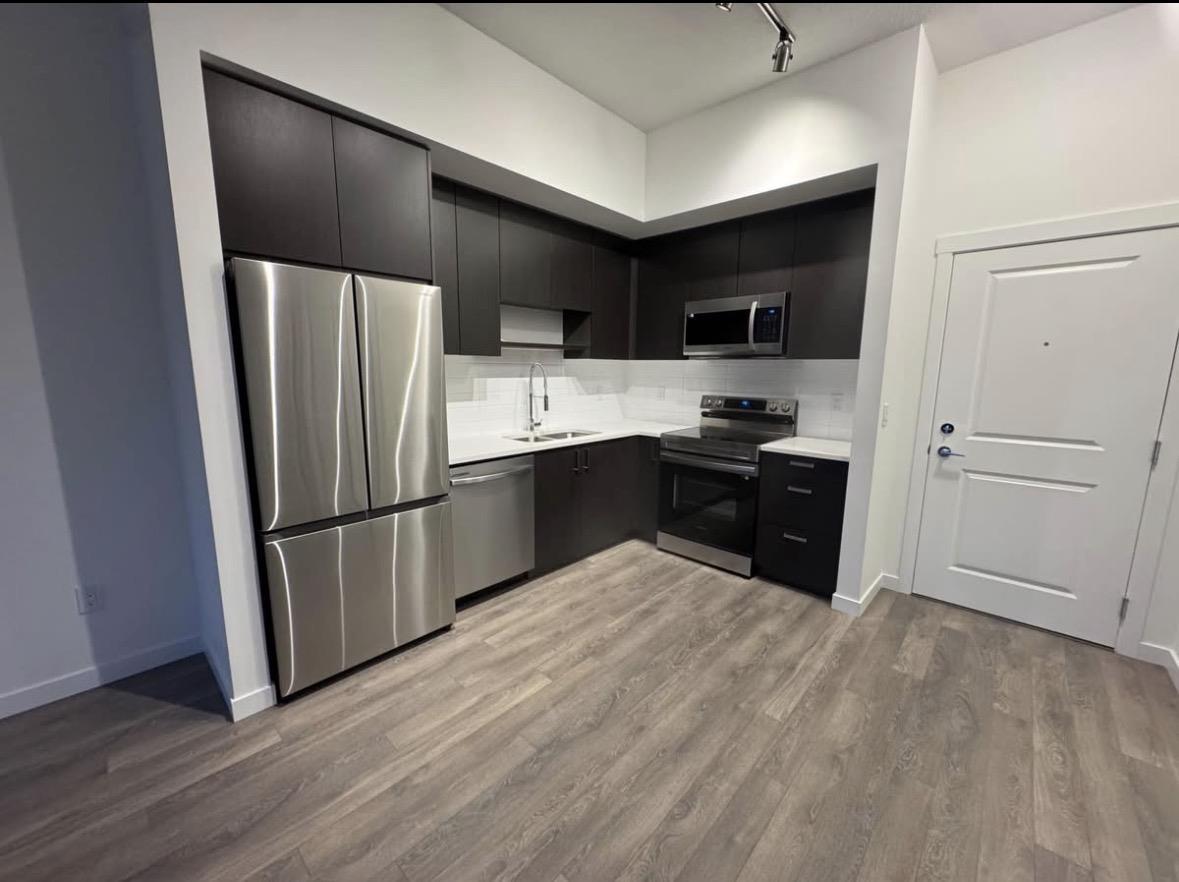 616 15738 85 Avenue Property Photo 7