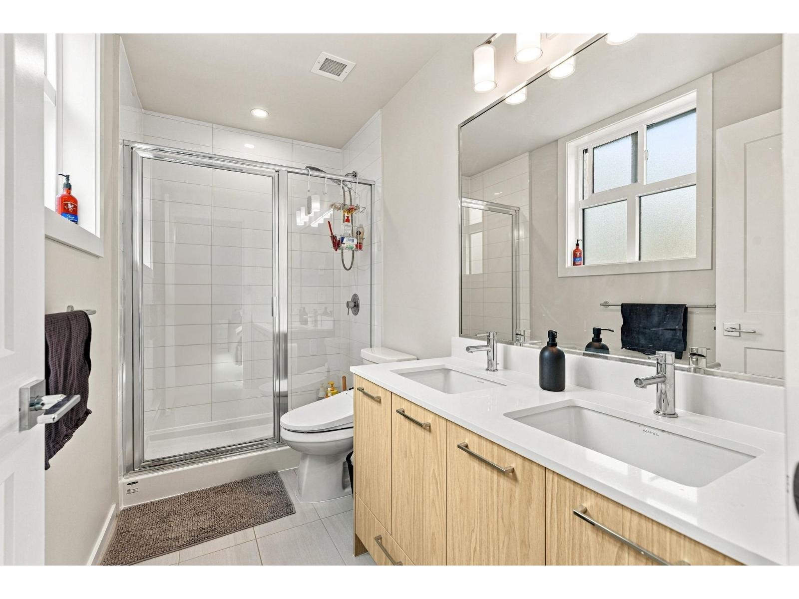 210 3319 148 Street Property Photo 11