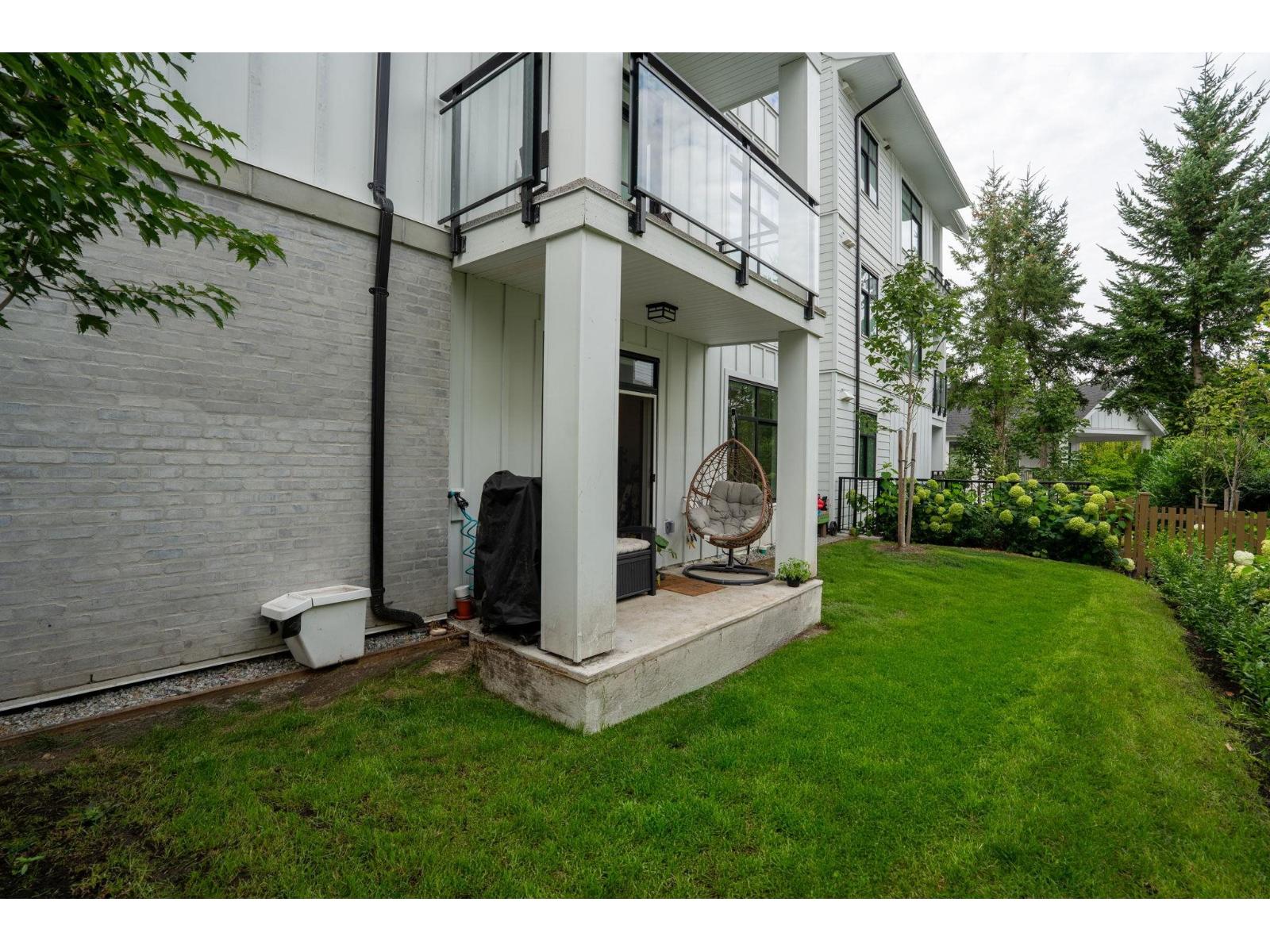 210 3319 148 Street Property Photo 16