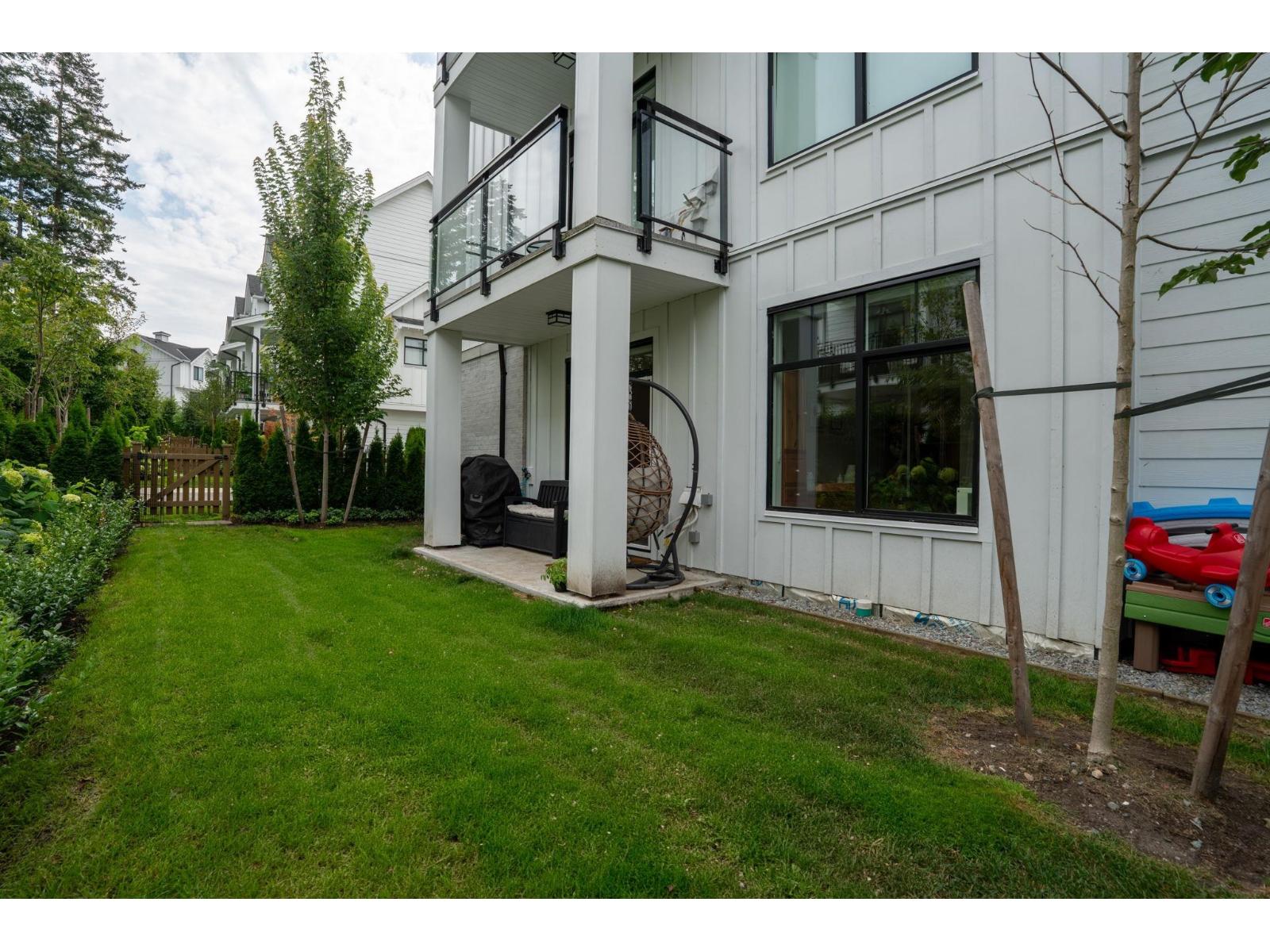 210 3319 148 Street Property Photo 17