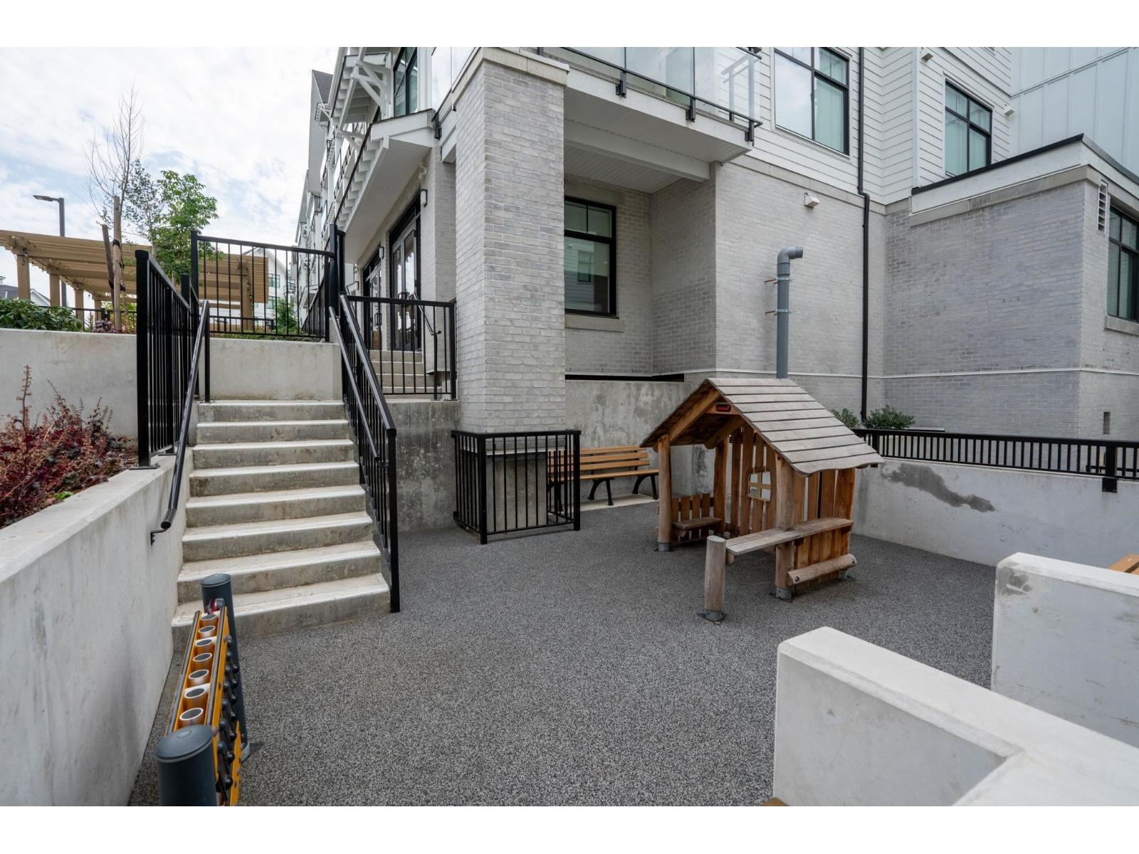 210 3319 148 Street Property Photo 24