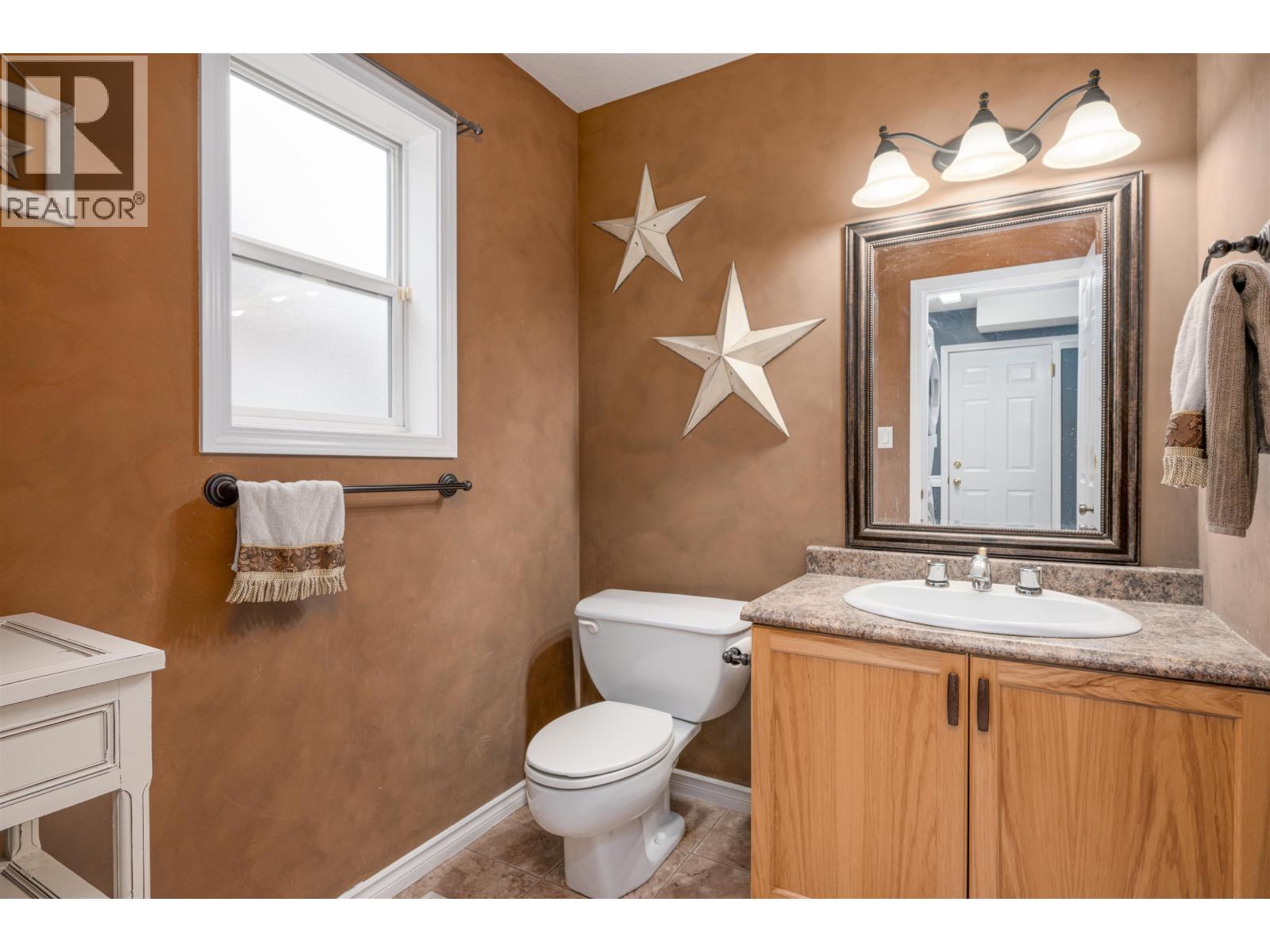 6915 Chartwell Crescent Property Photo 12