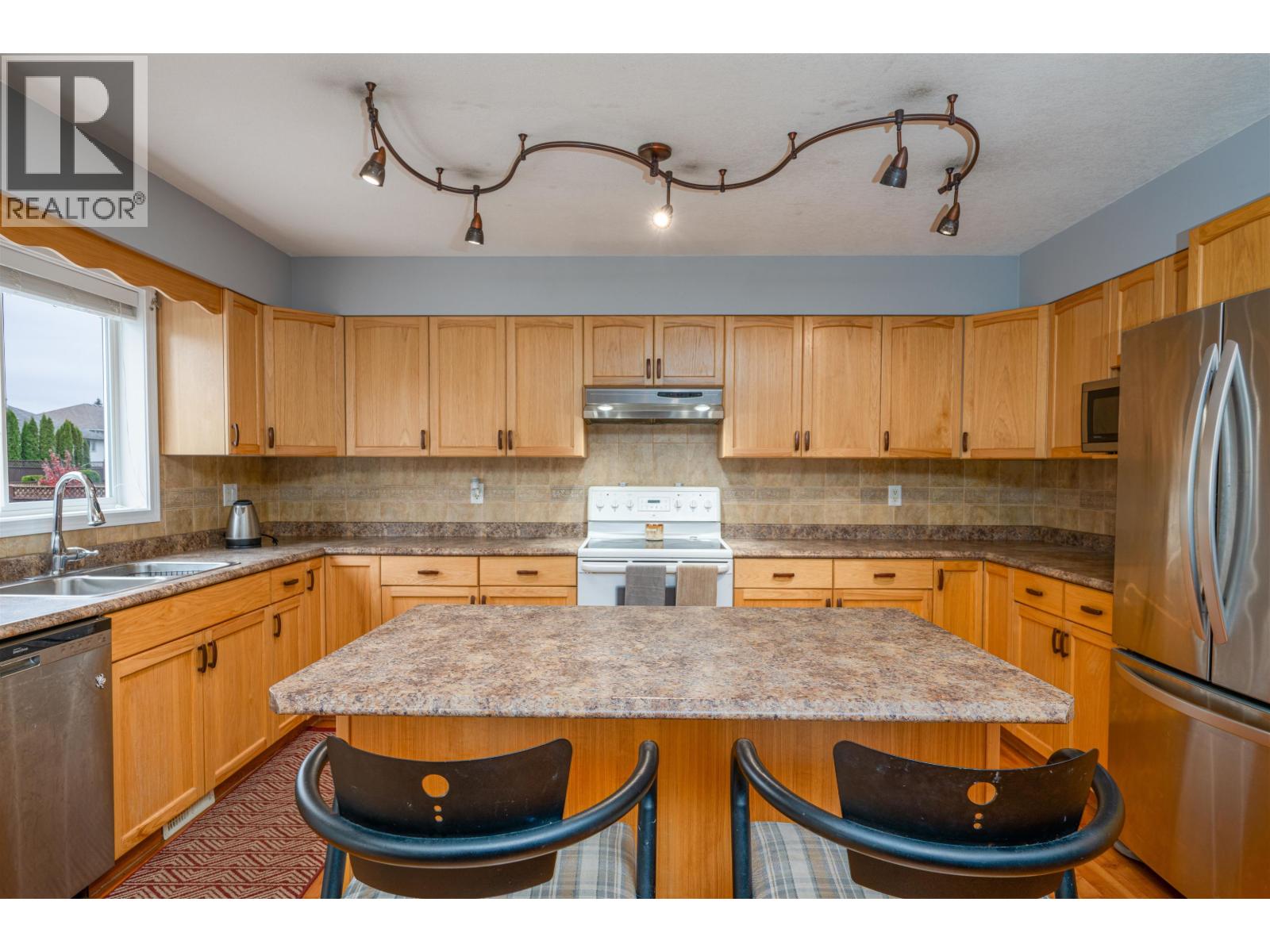 6915 Chartwell Crescent Property Photo 16
