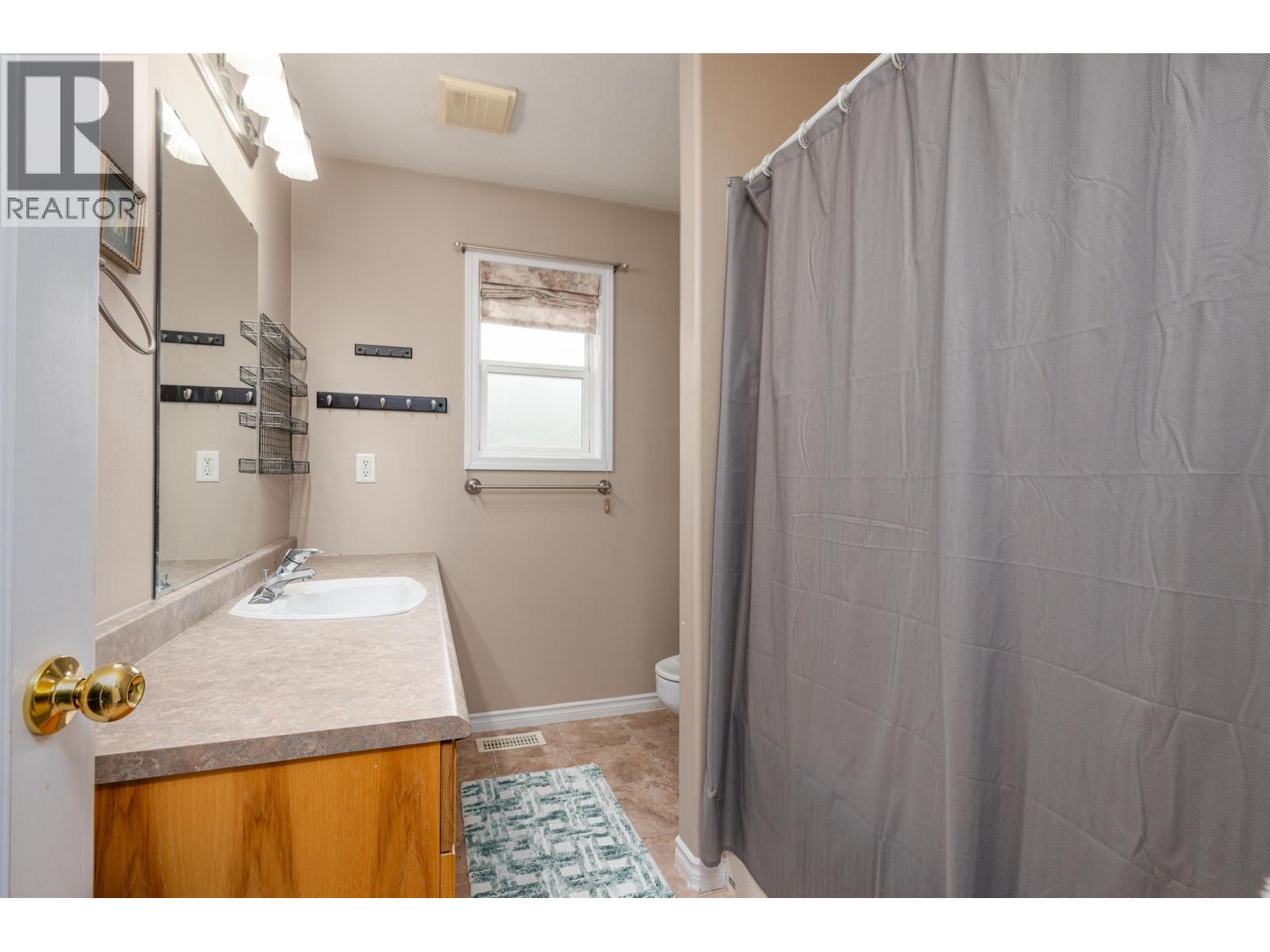 6915 Chartwell Crescent Property Photo 24