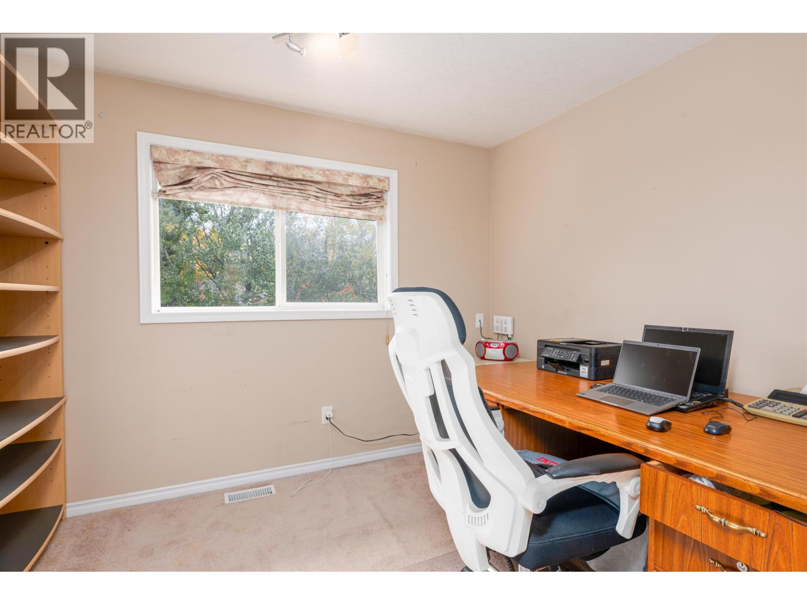 6915 Chartwell Crescent Property Photo 25