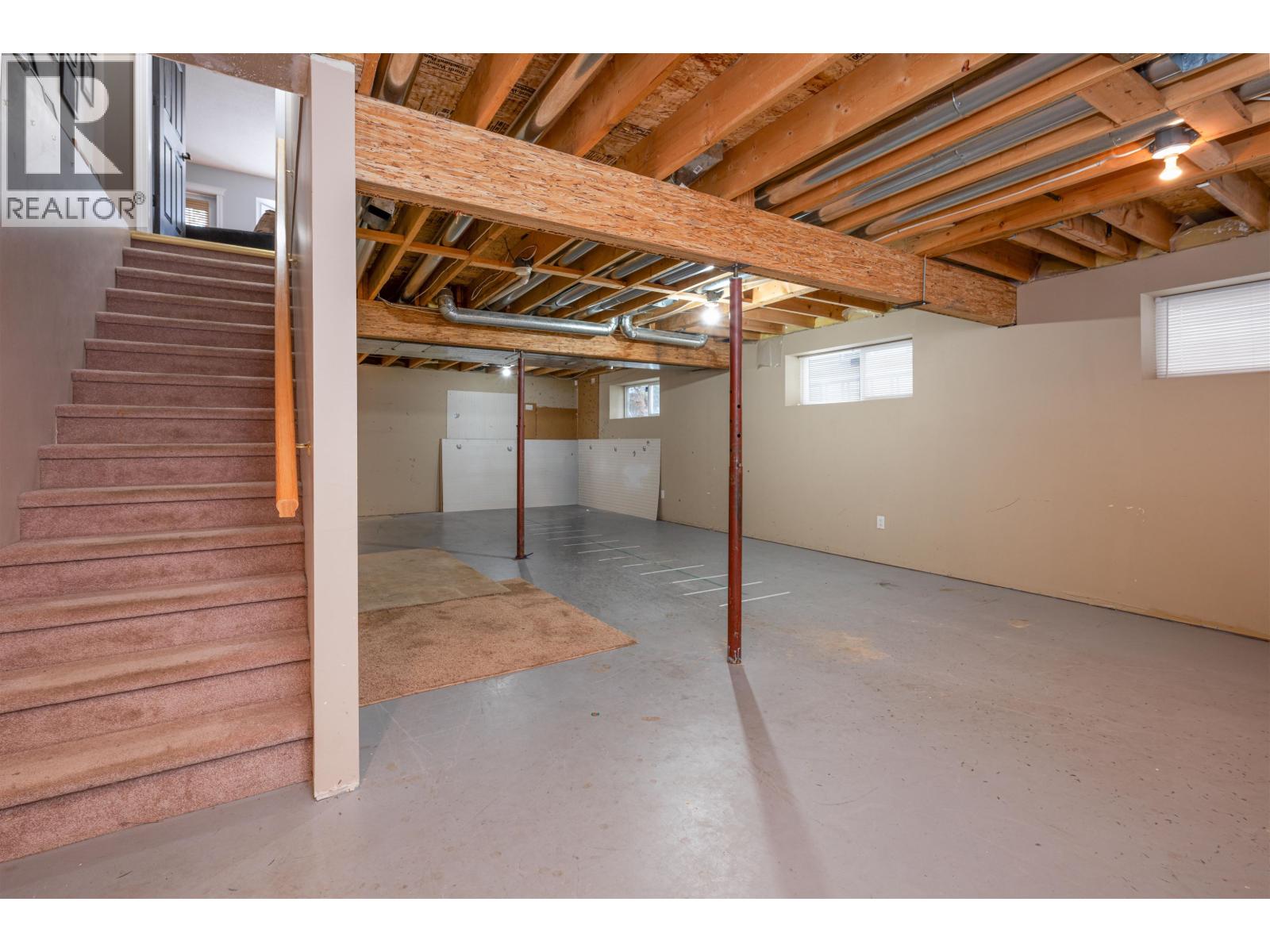 6915 Chartwell Crescent Property Photo 32