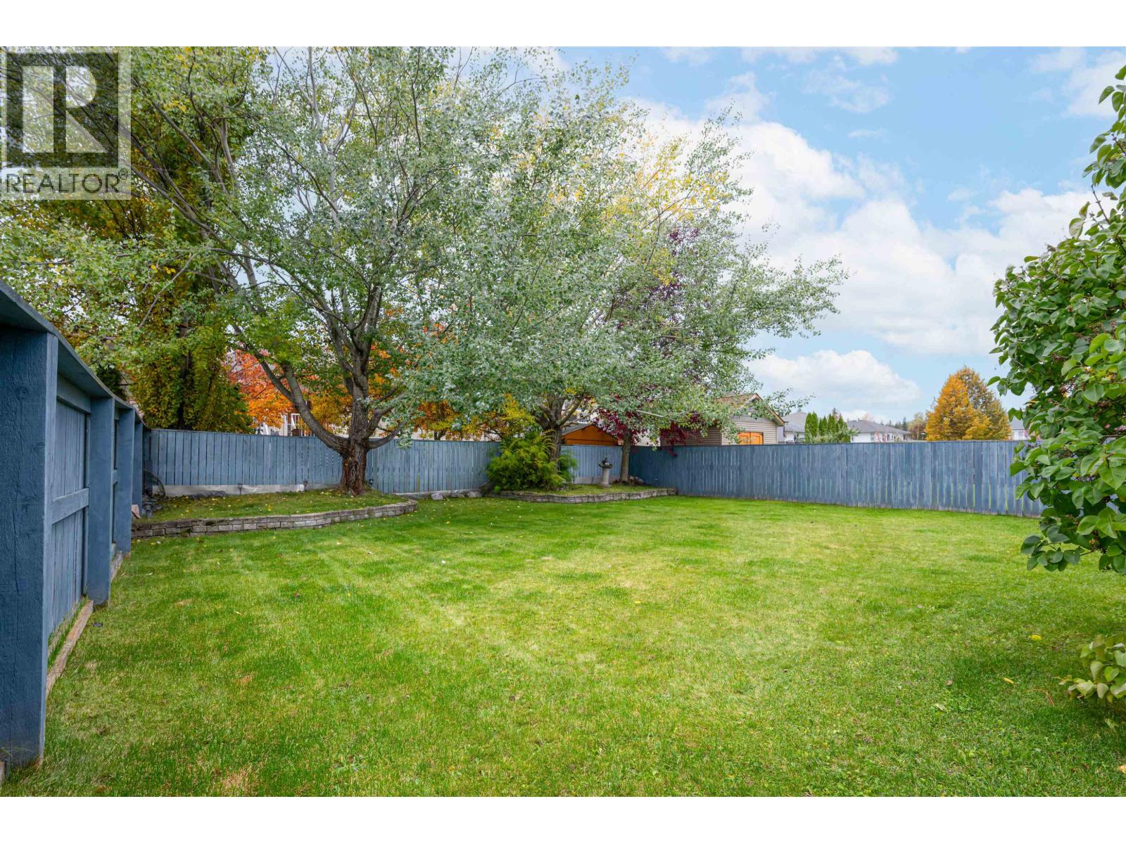 6915 Chartwell Crescent Property Photo 36