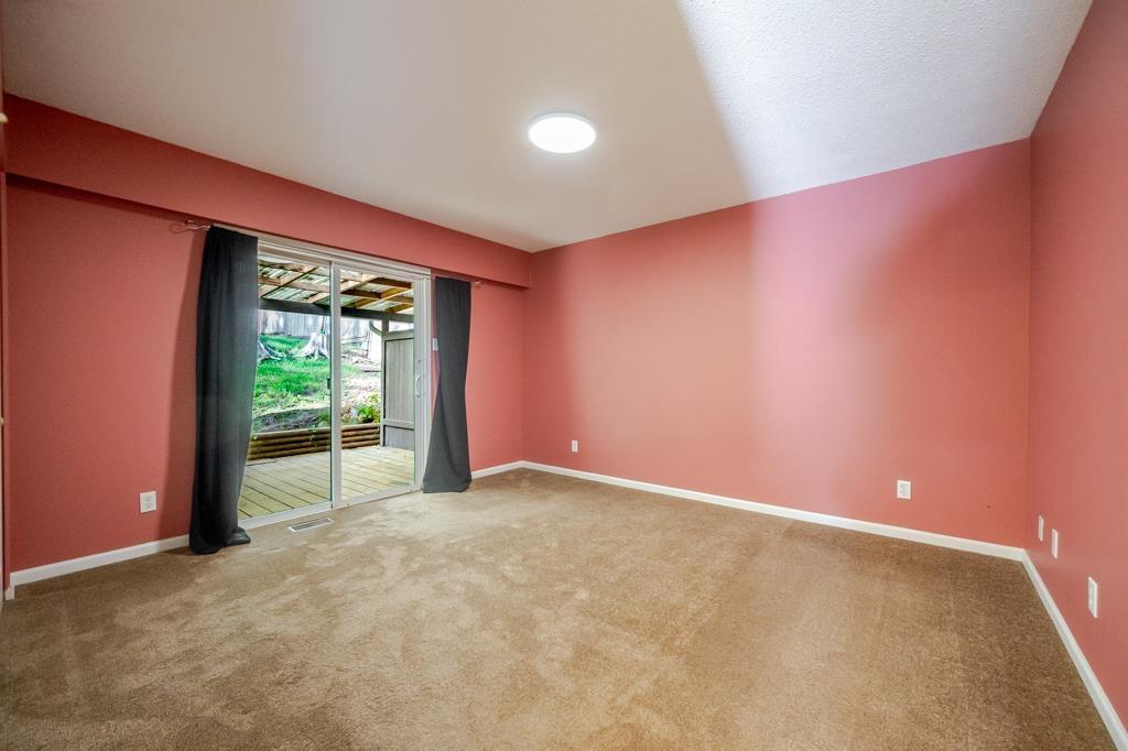 34355 Jasper Avenue Property Photo 5