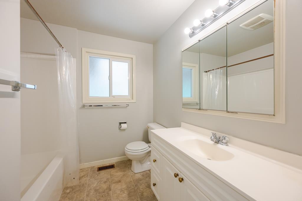 34355 Jasper Avenue Property Photo 7