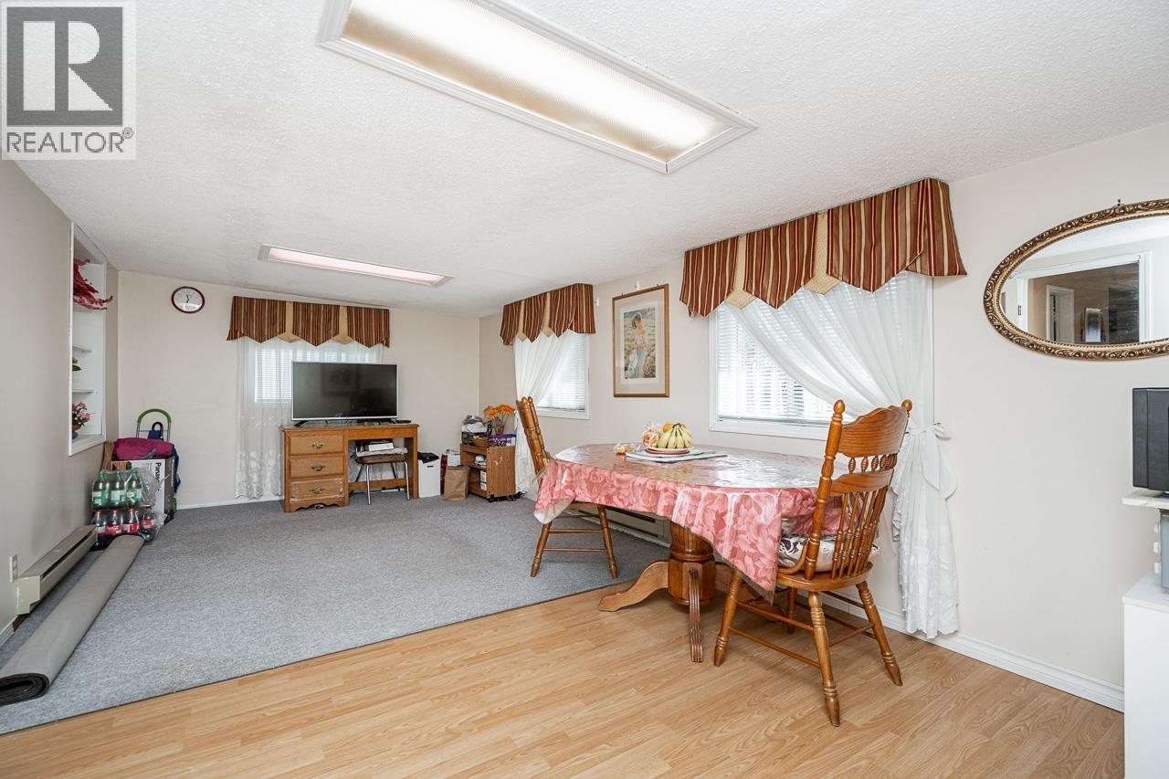 4712 Victoria Drive Property Photo 9