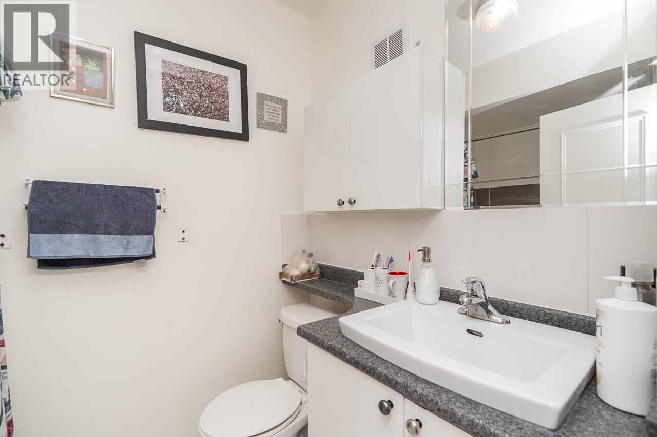 4712 Victoria Drive Property Photo 15