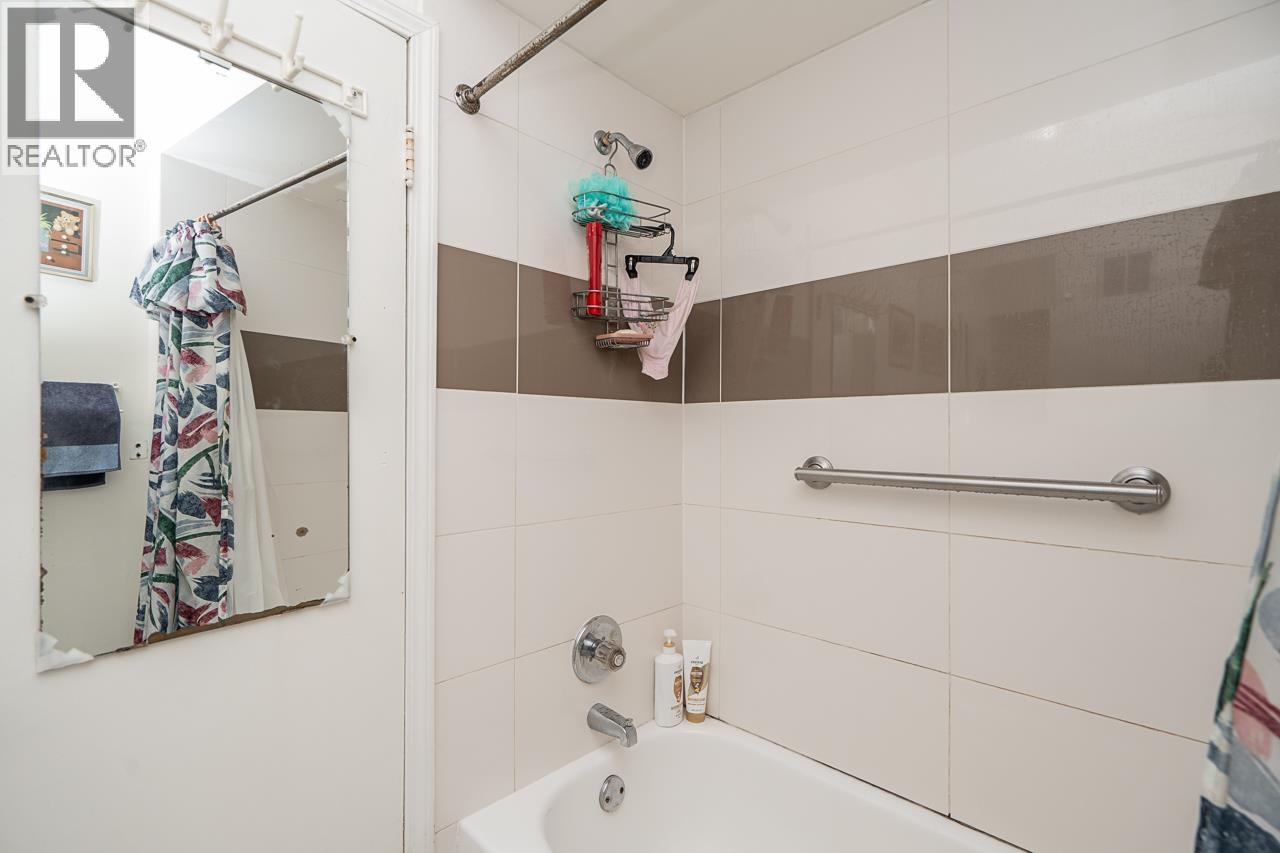 4712 Victoria Drive Property Photo 16