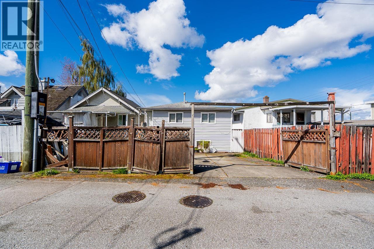 4712 Victoria Drive Property Photo 32