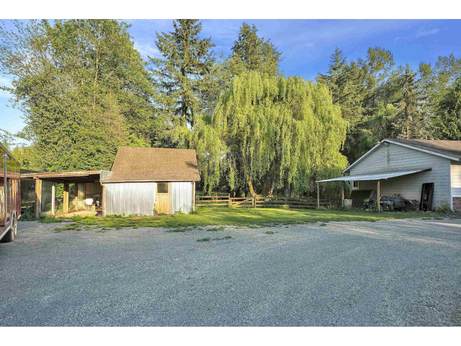 25887 60 Avenue Property Photo 4