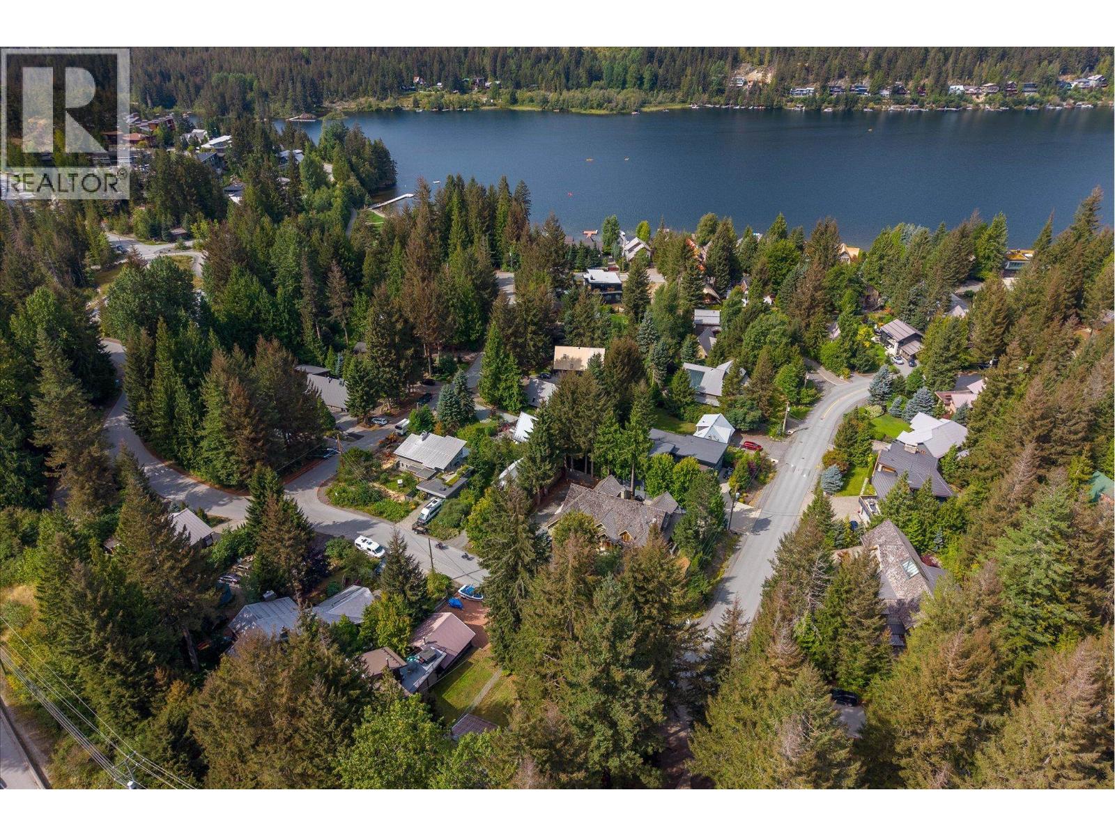 3015 Alpine Crescent Property Photo 12