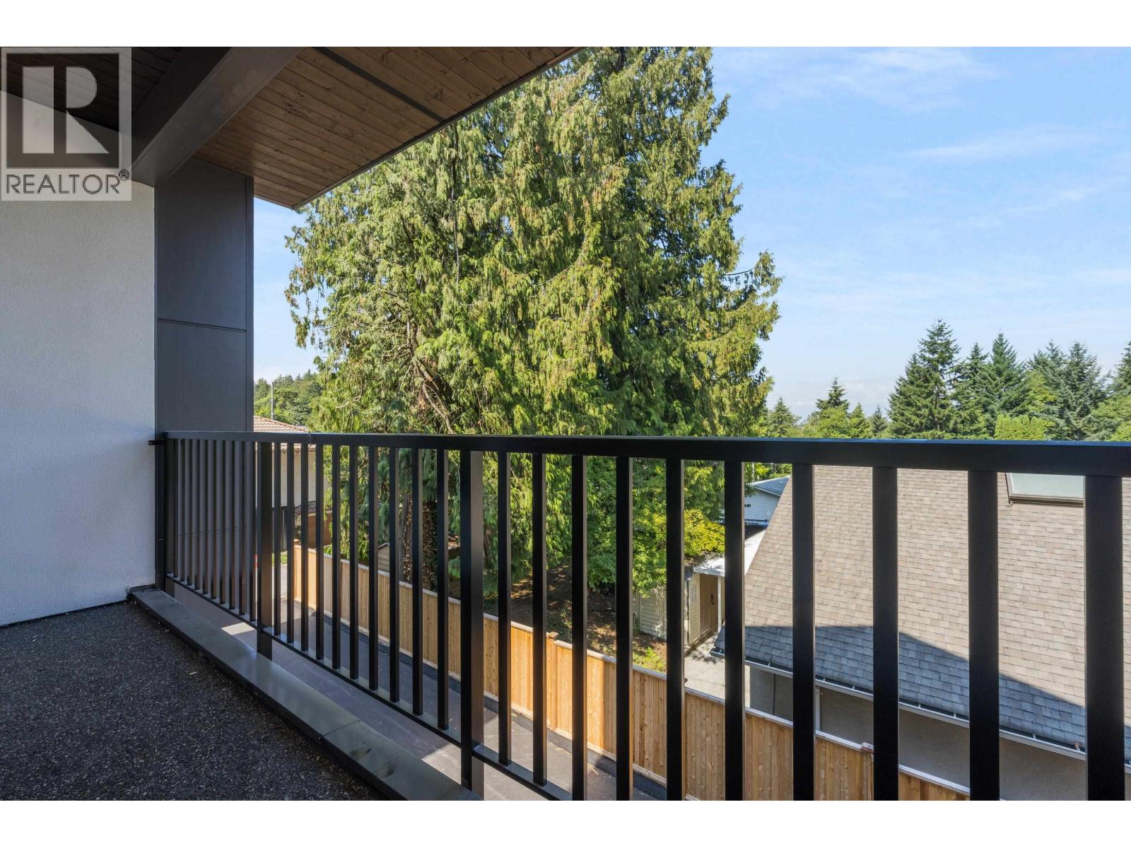 3 8483 16 Avenue Property Photo 21