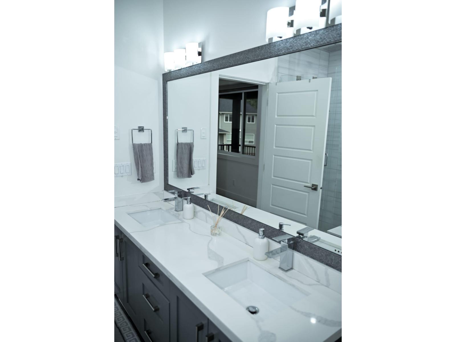 27641 Lunderberg Avenue Property Photo 23