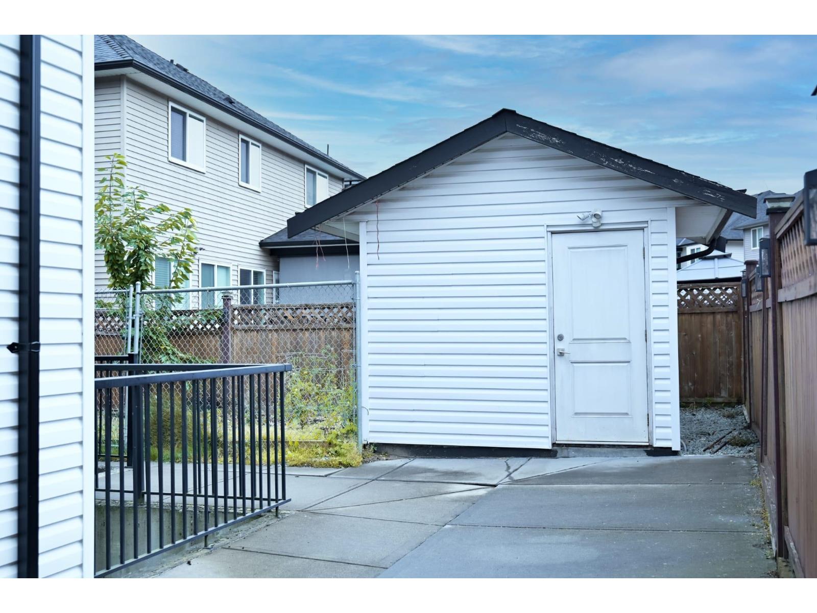 27641 Lunderberg Avenue Property Photo 25
