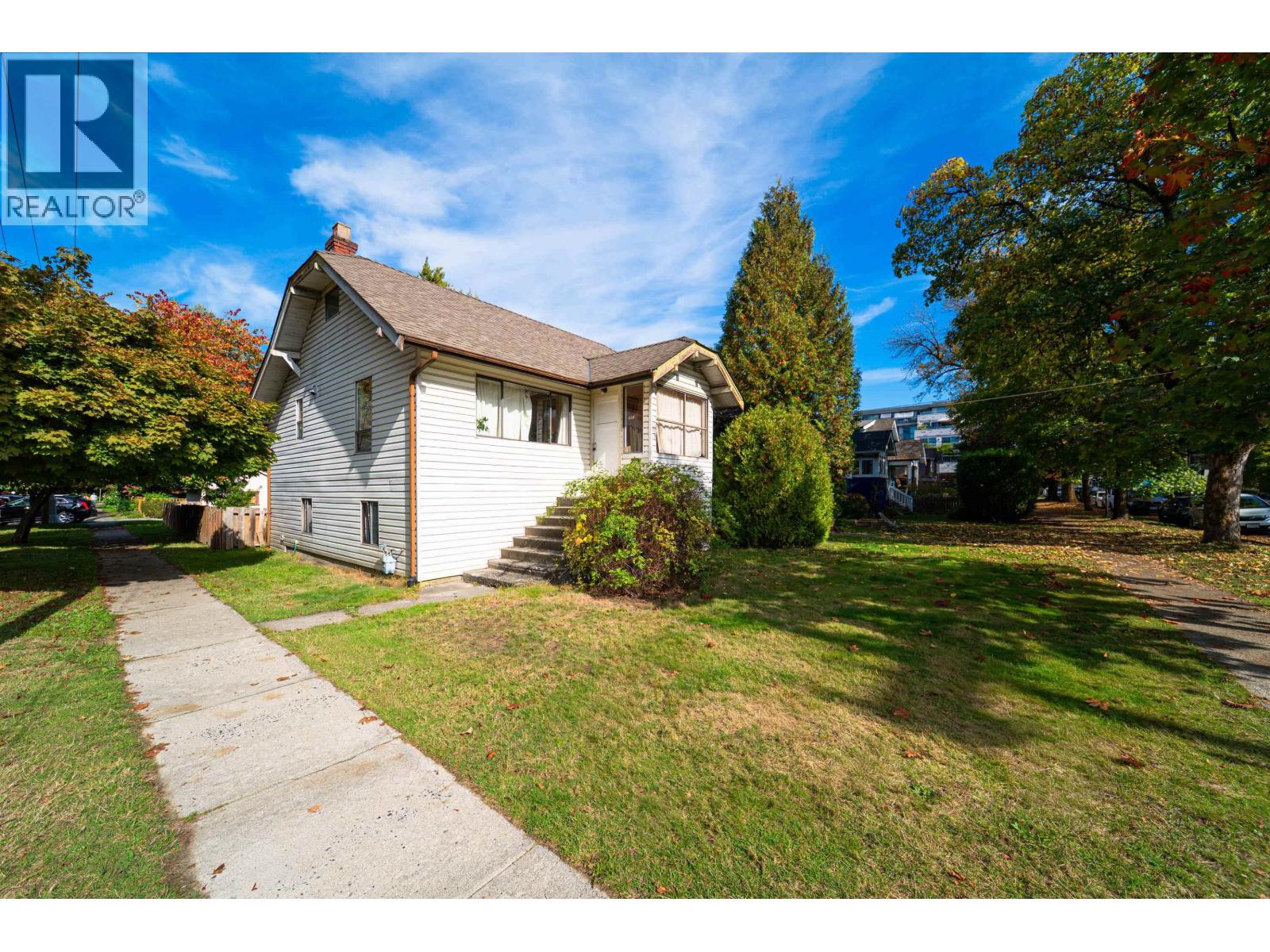 111 E 18th Avenue Property Photo 4