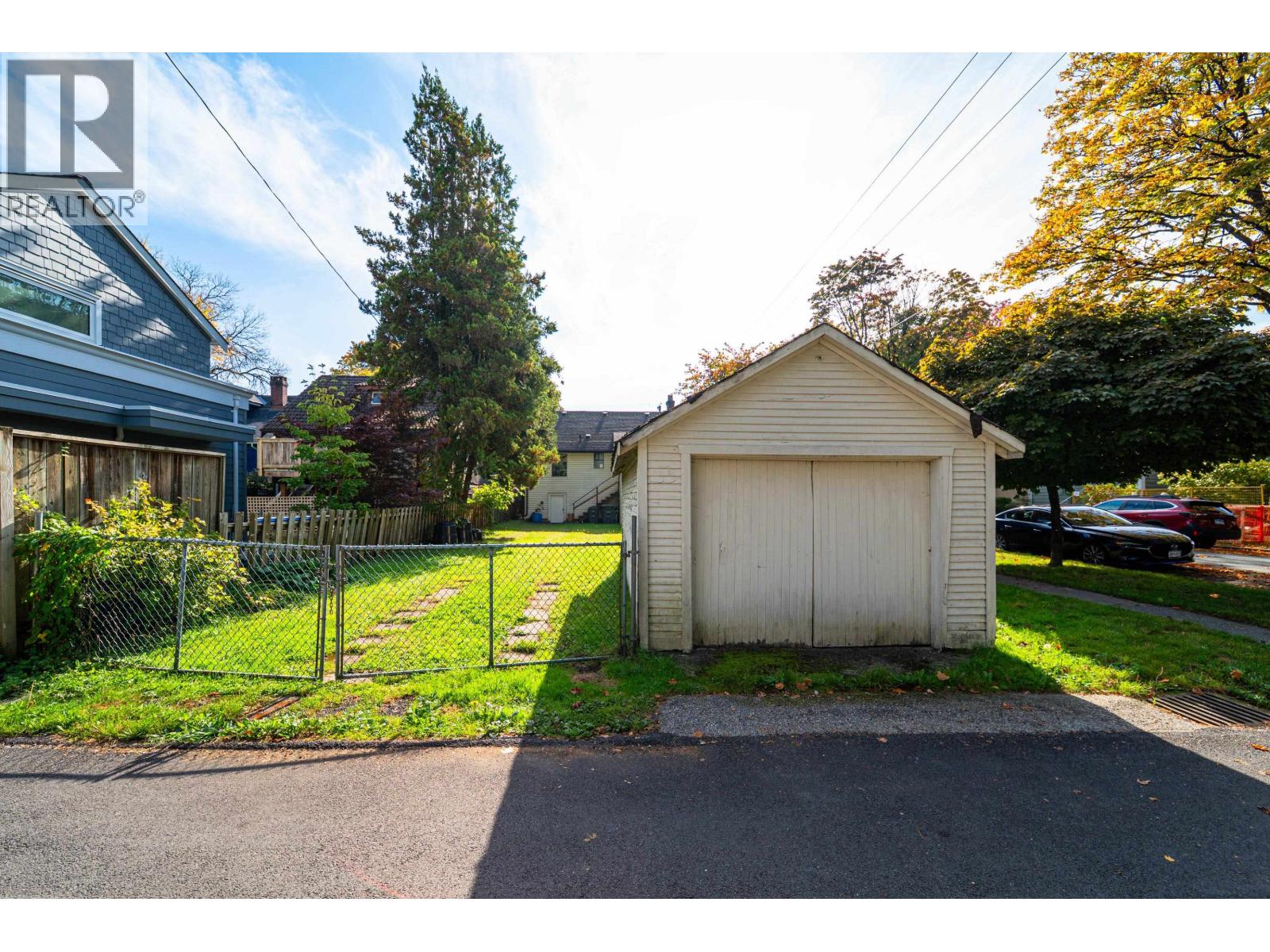 111 E 18th Avenue Property Photo 10