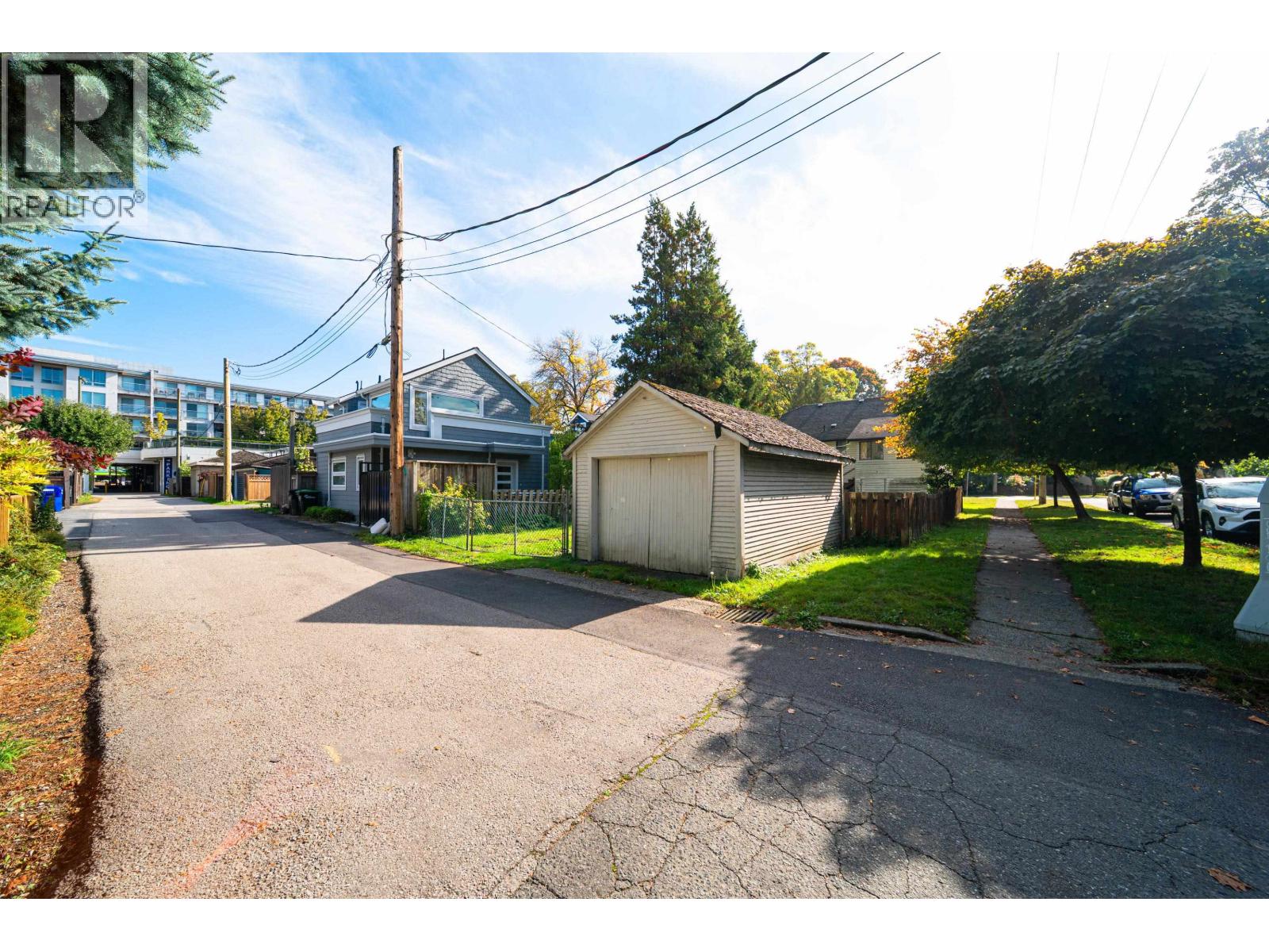 111 E 18th Avenue Property Photo 11