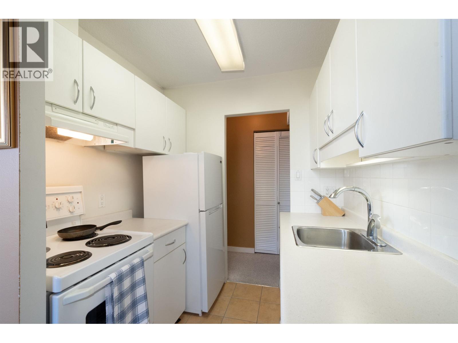 1106 1720 Barclay Street Property Photo 17