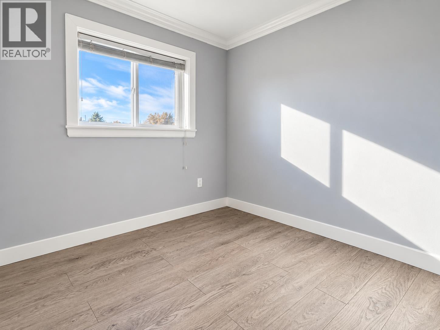 2216 Mannering Avenue Property Photo 12