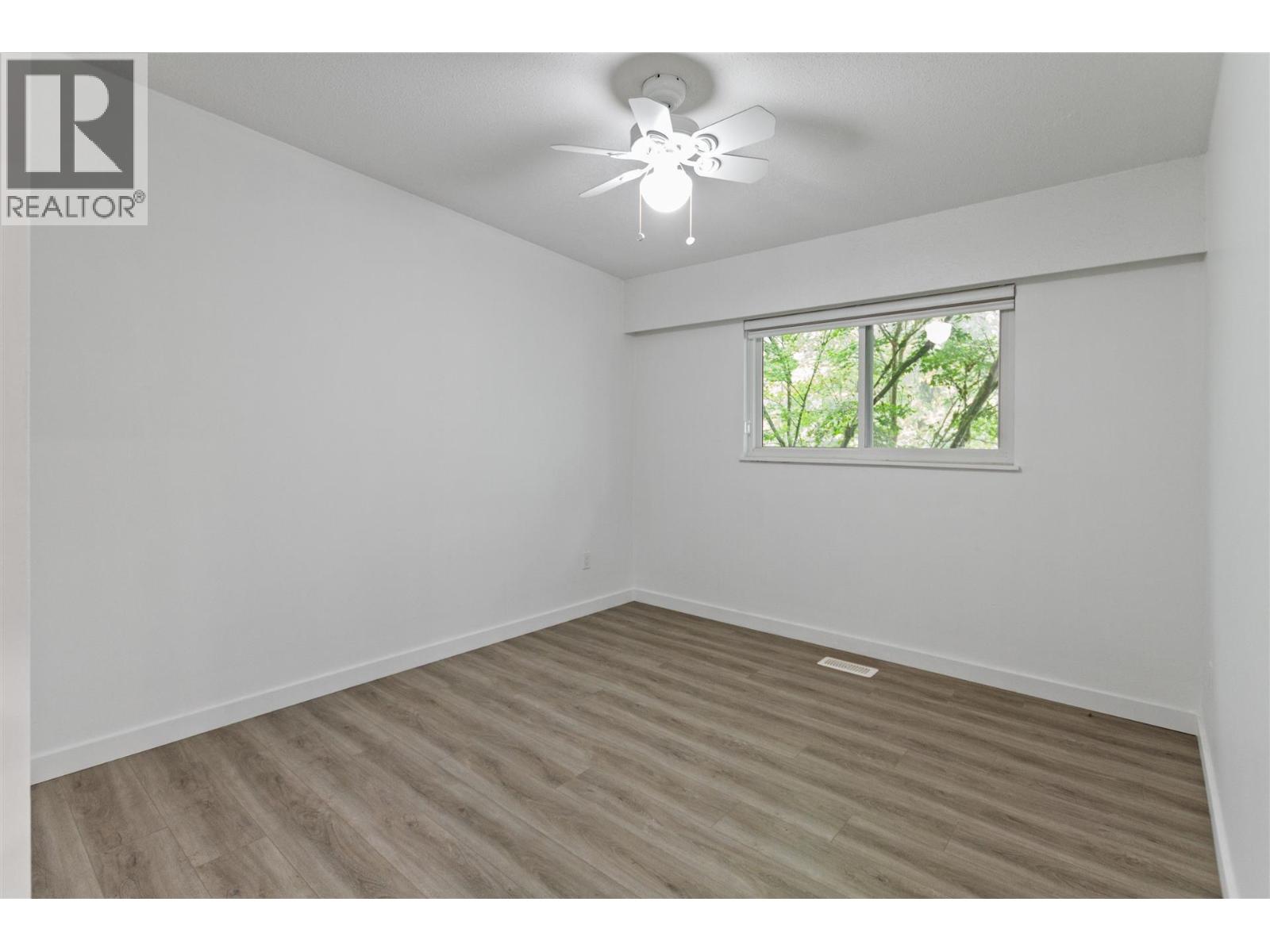3652 3654 St Thomas Street Property Photo 5