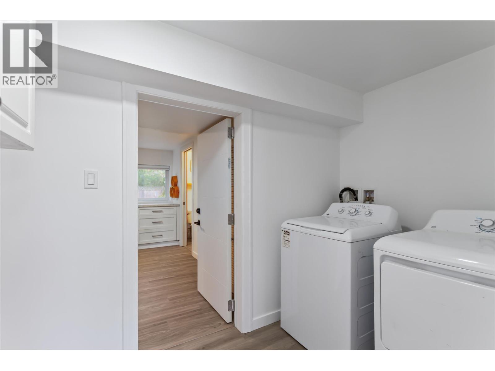3652 3654 St Thomas Street Property Photo 8