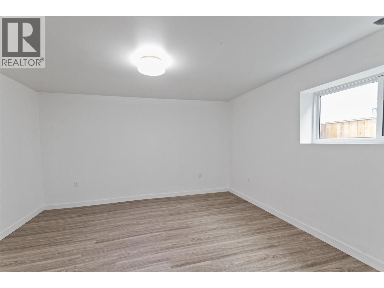 3652 3654 St Thomas Street Property Photo 12