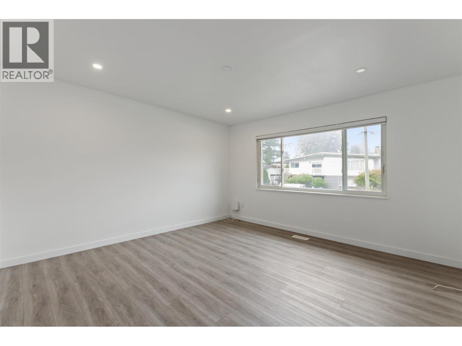 3652 3654 St Thomas Street Property Photo 15