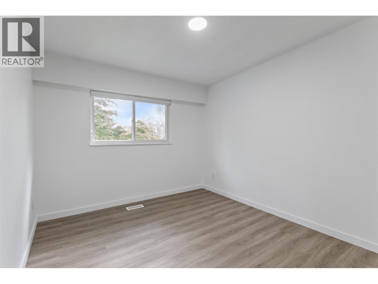 3652 3654 St Thomas Street Property Photo 19