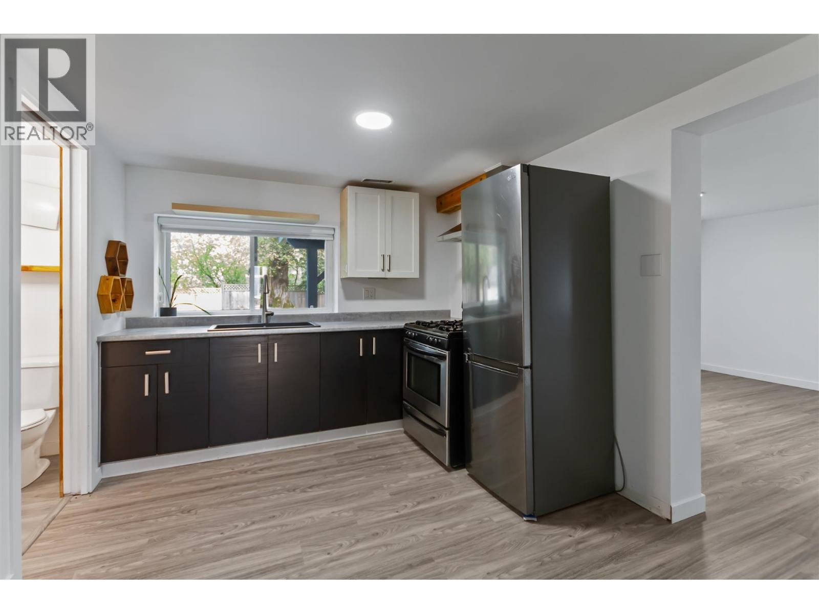 3652 3654 St Thomas Street Property Photo 20