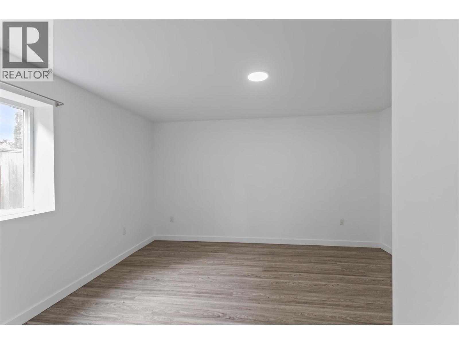3652 3654 St Thomas Street Property Photo 23
