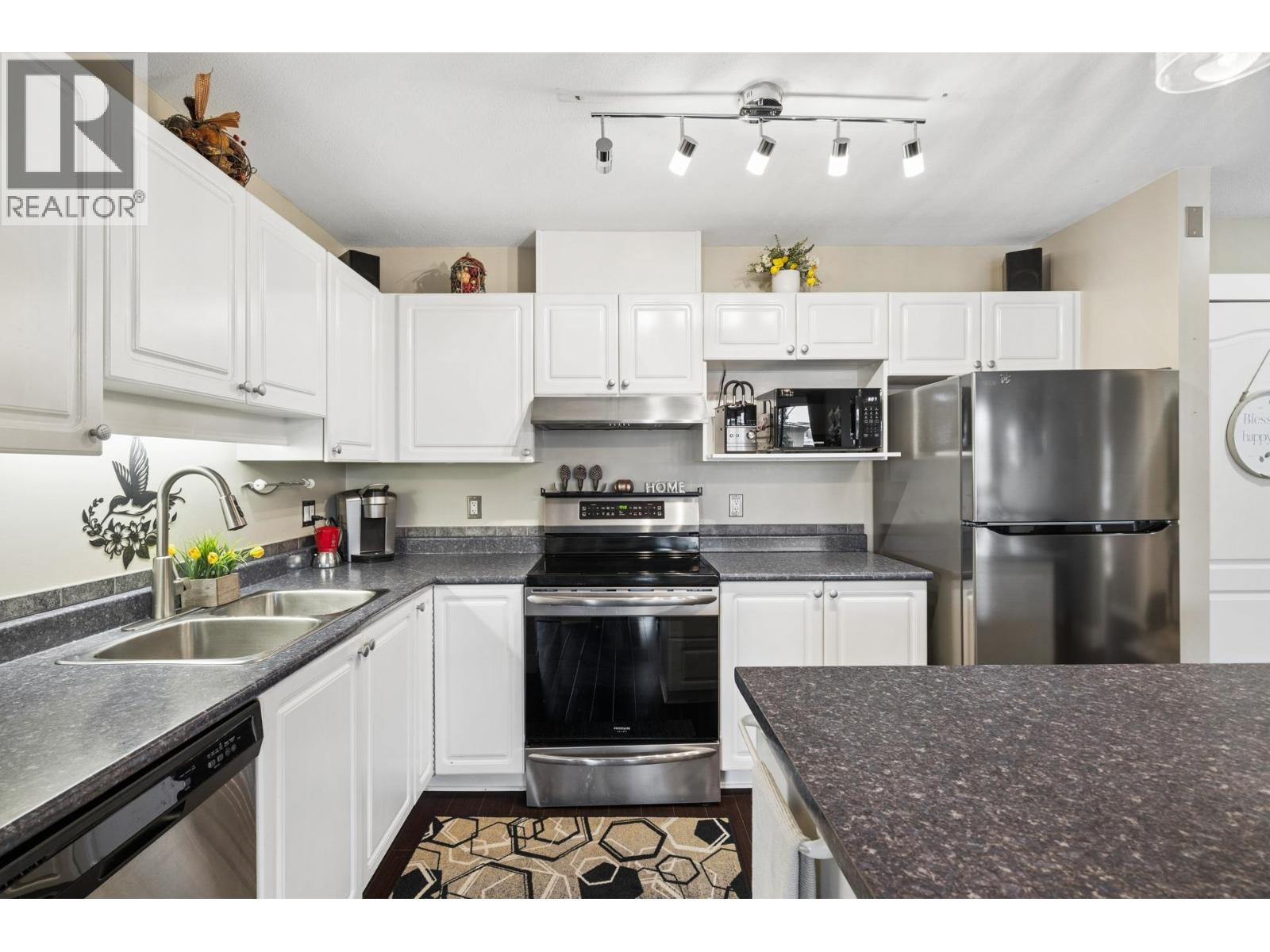 414 2968 Burlington Drive Property Photo 4