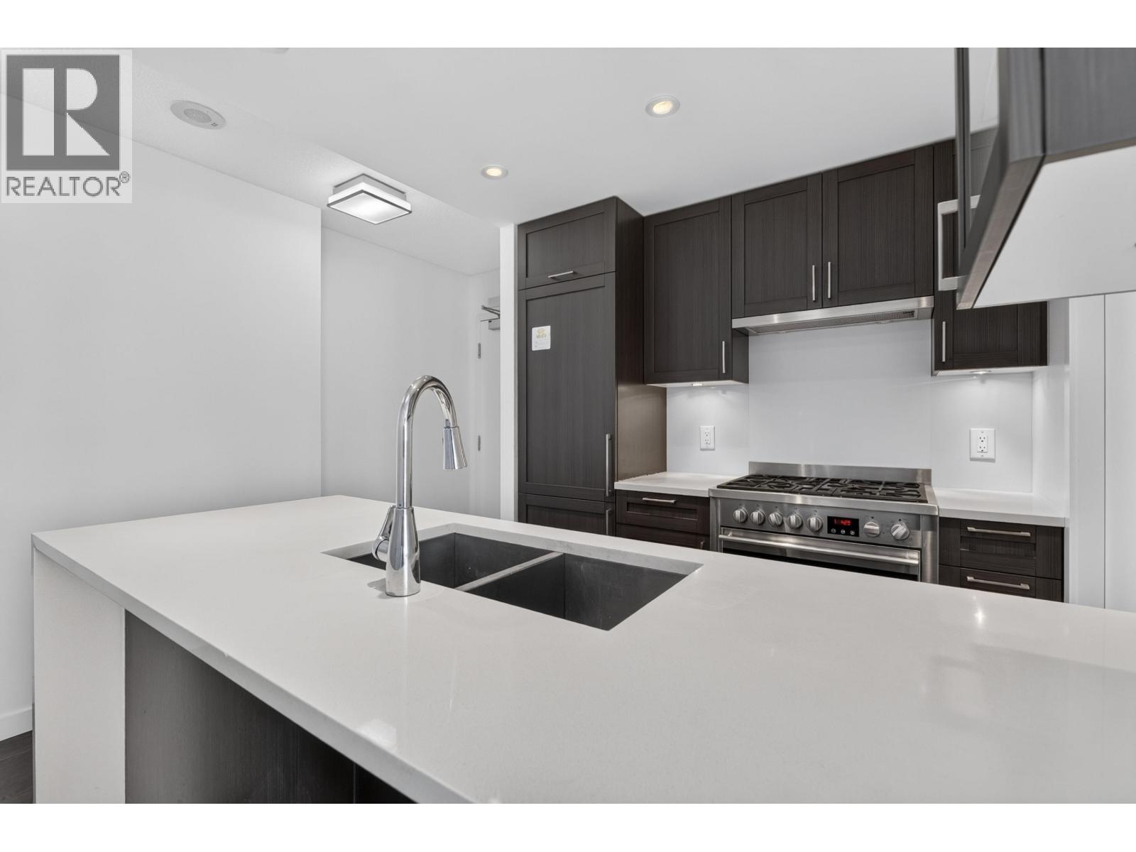 1702 5515 Boundary Road Property Photo 12