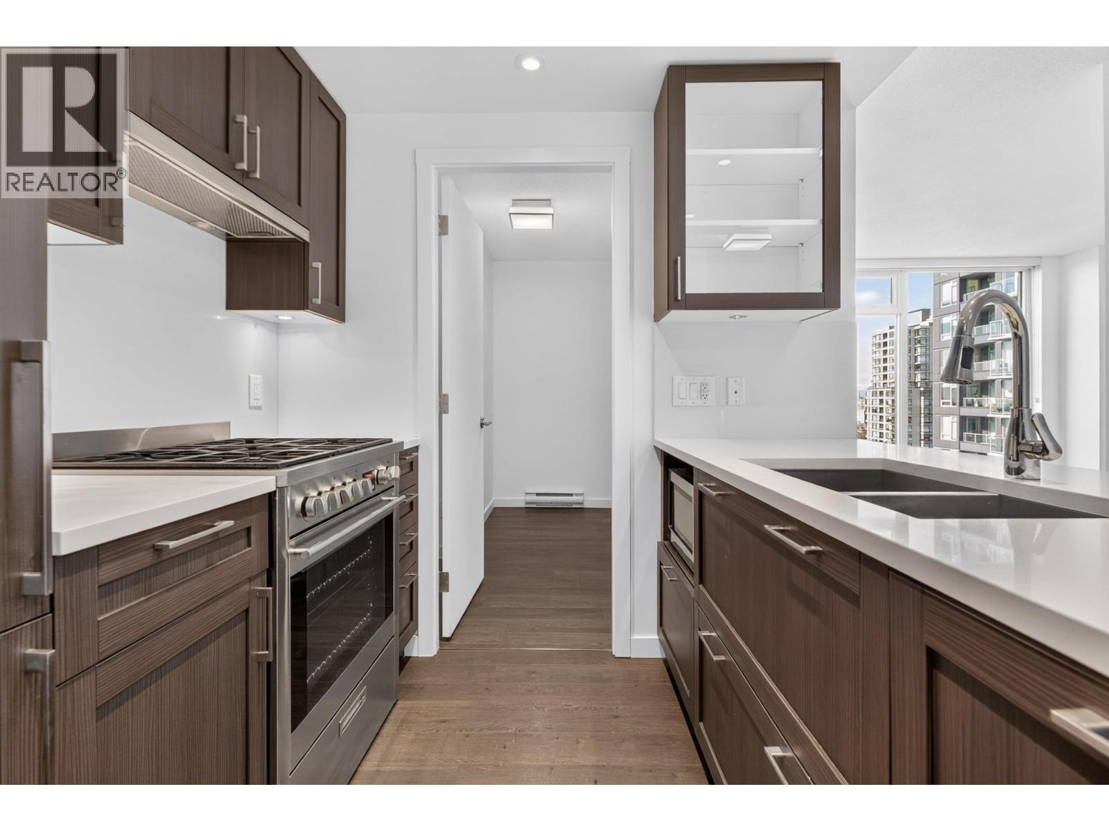 1702 5515 Boundary Road Property Photo 16